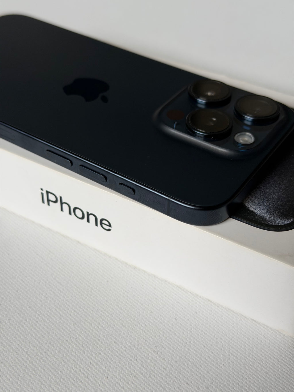 iPhone 15 pro - blue titanium - 88%