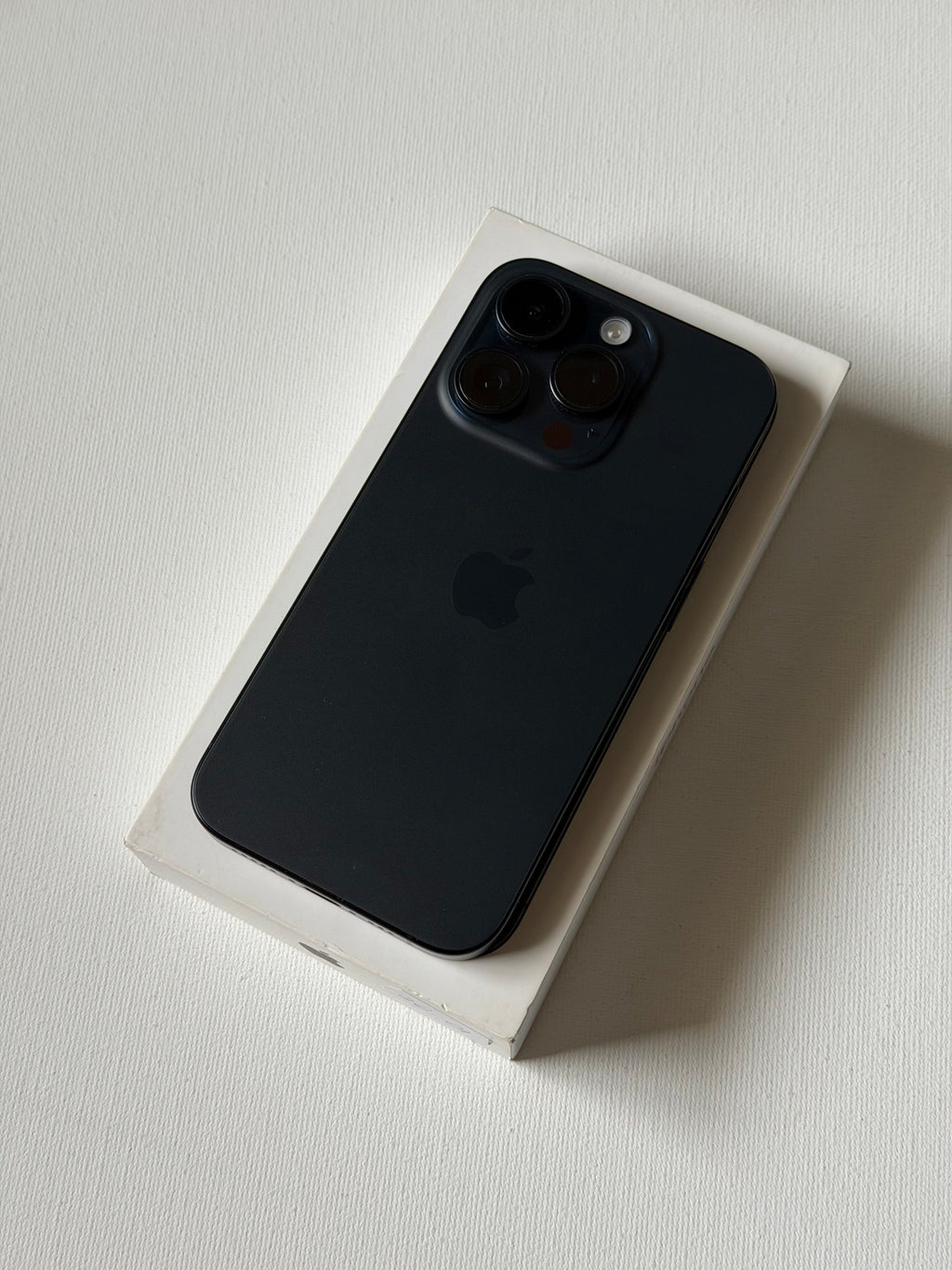 iPhone 15 pro - blue titanium - 88%
