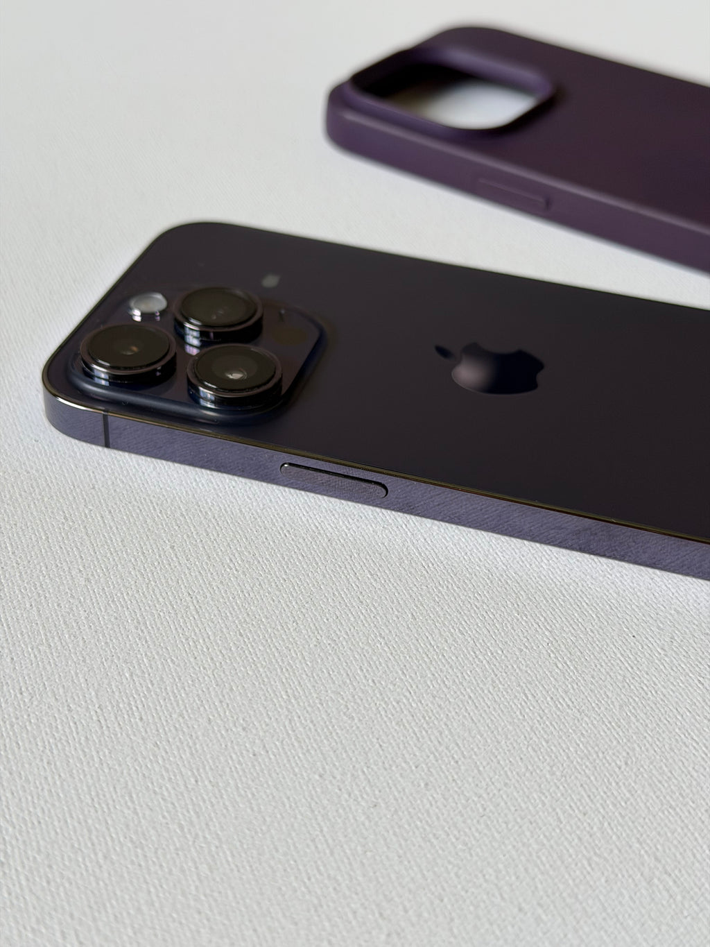 iPhone 14 Pro, 84%, dual nano sim.