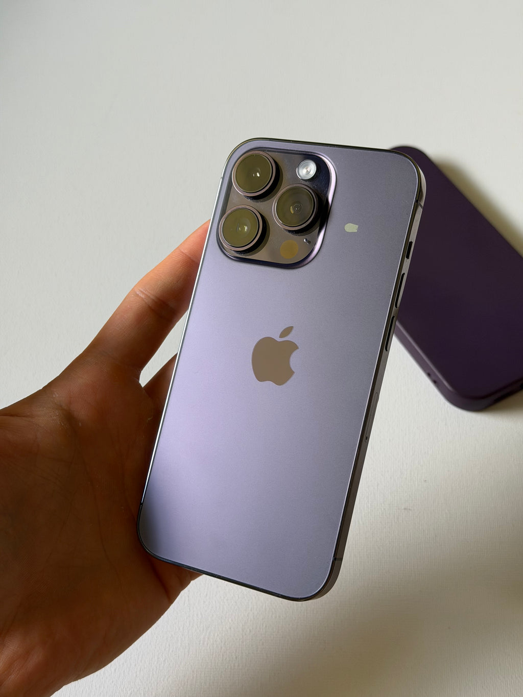 iPhone 14 Pro, 84%, dual nano sim.