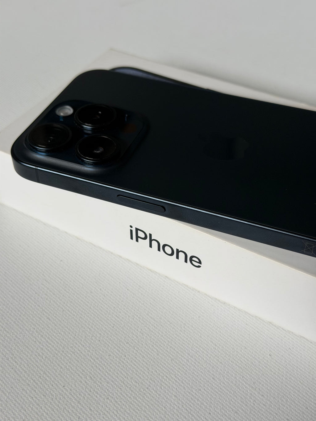 iPhone 15 pro - blue titanium - 88%