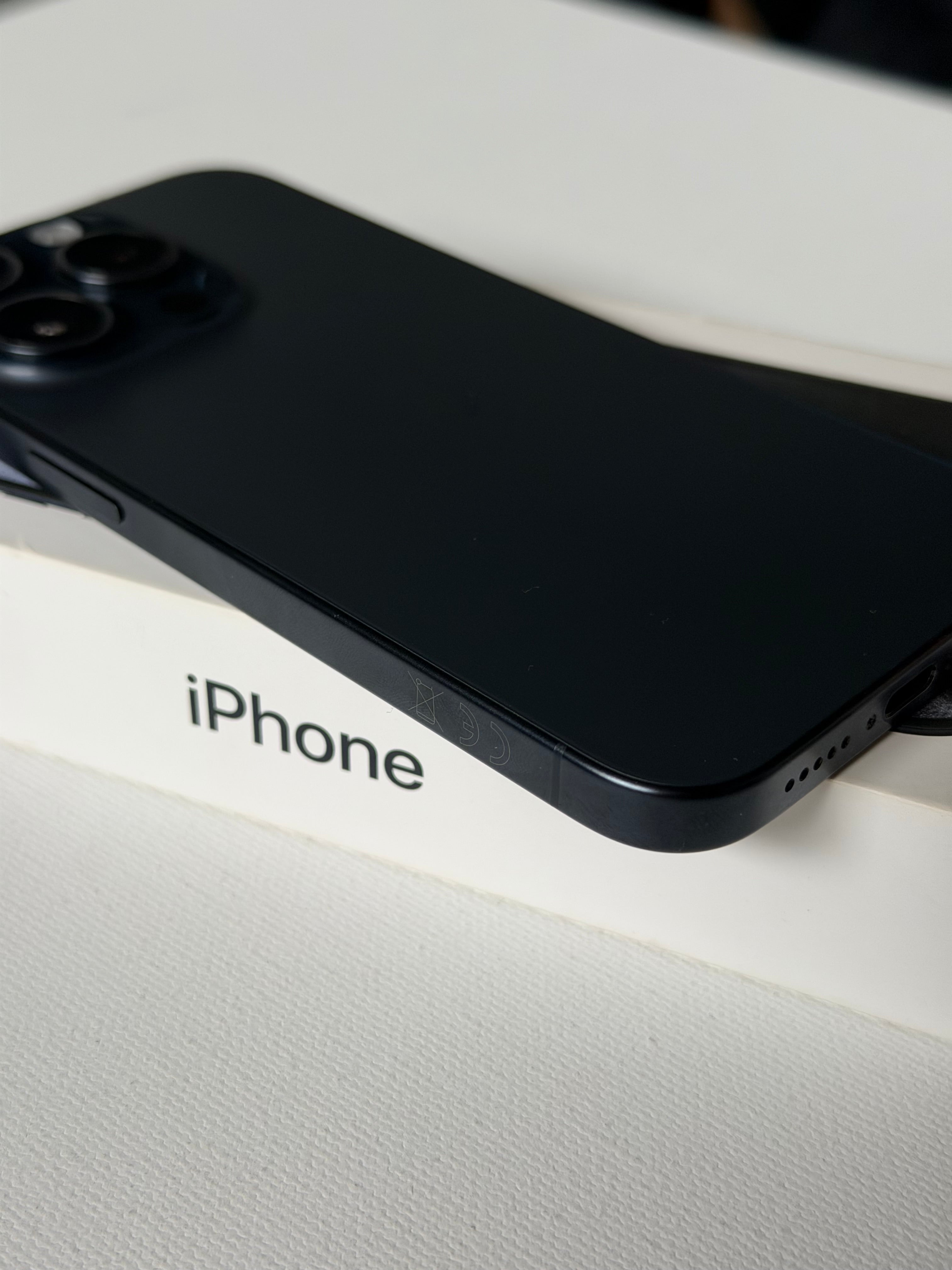 iPhone 15 pro - blue titanium - 88%