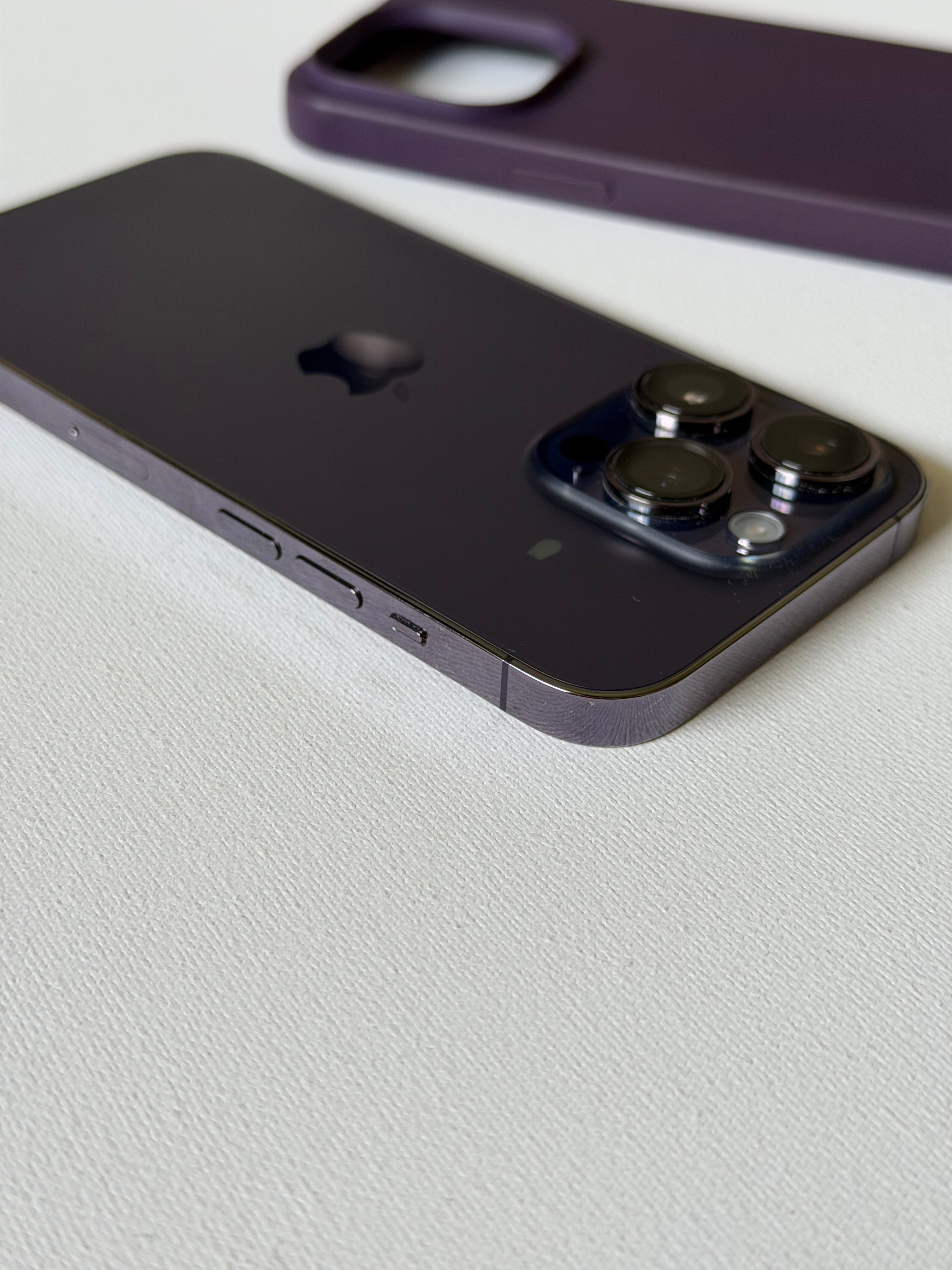 iPhone 14 Pro, 84%, dual nano sim.