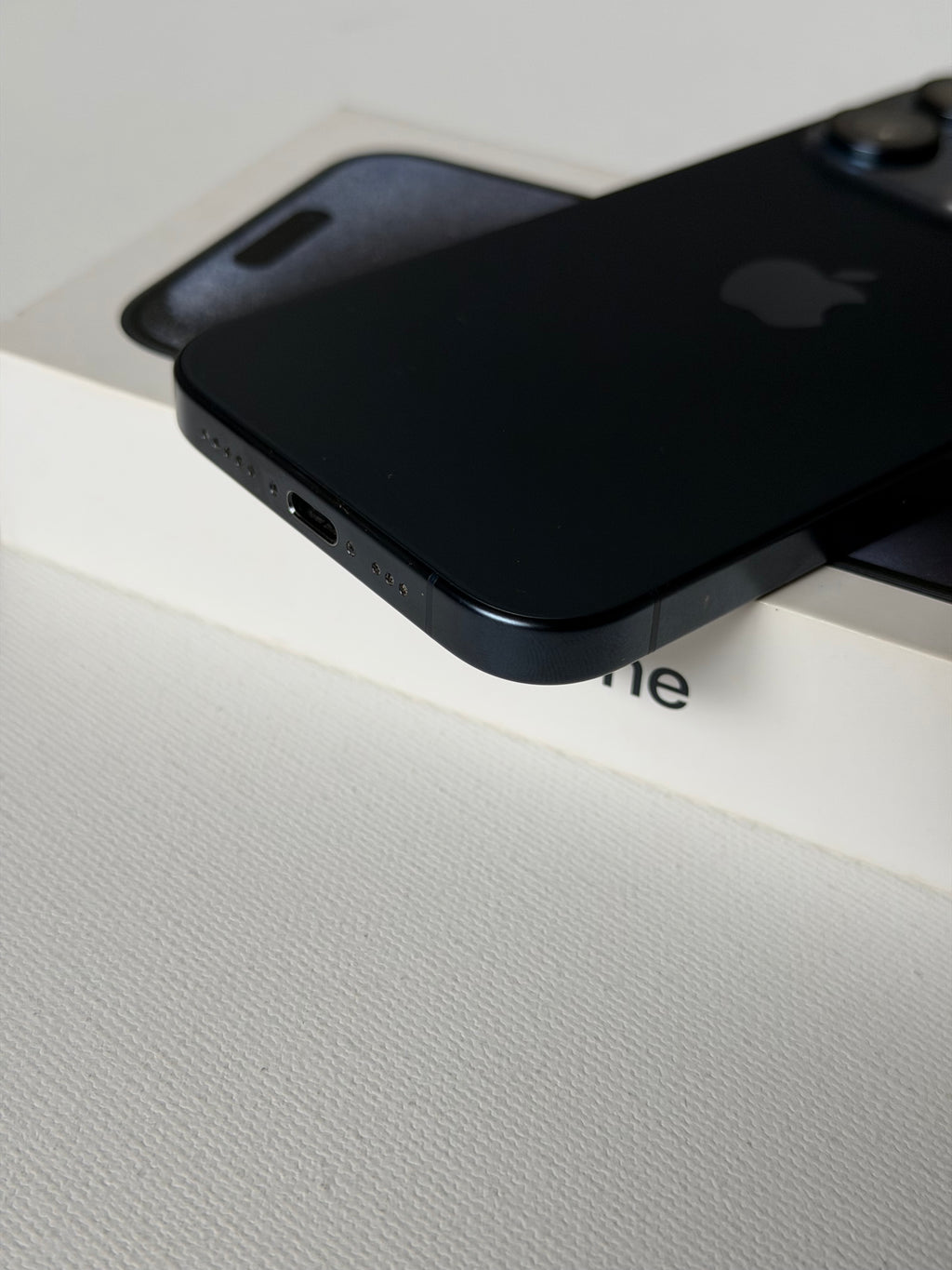 iPhone 15 pro - blue titanium - 88%